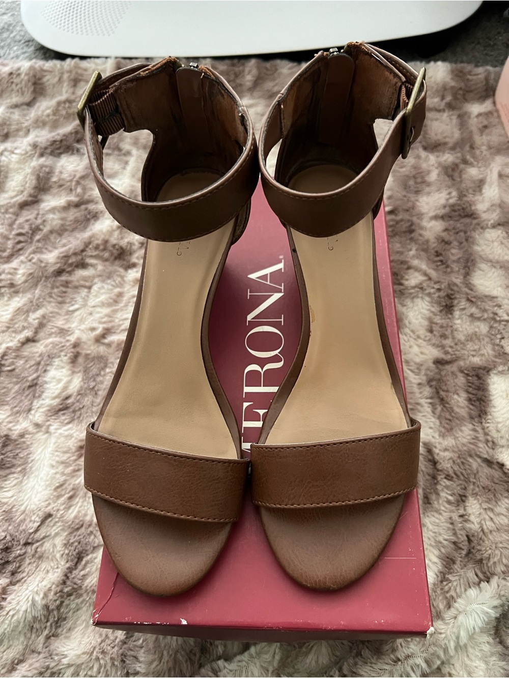 Merona Women's Brown Wedge Sandals Ankle Strap Buckle Solid Size 7.5